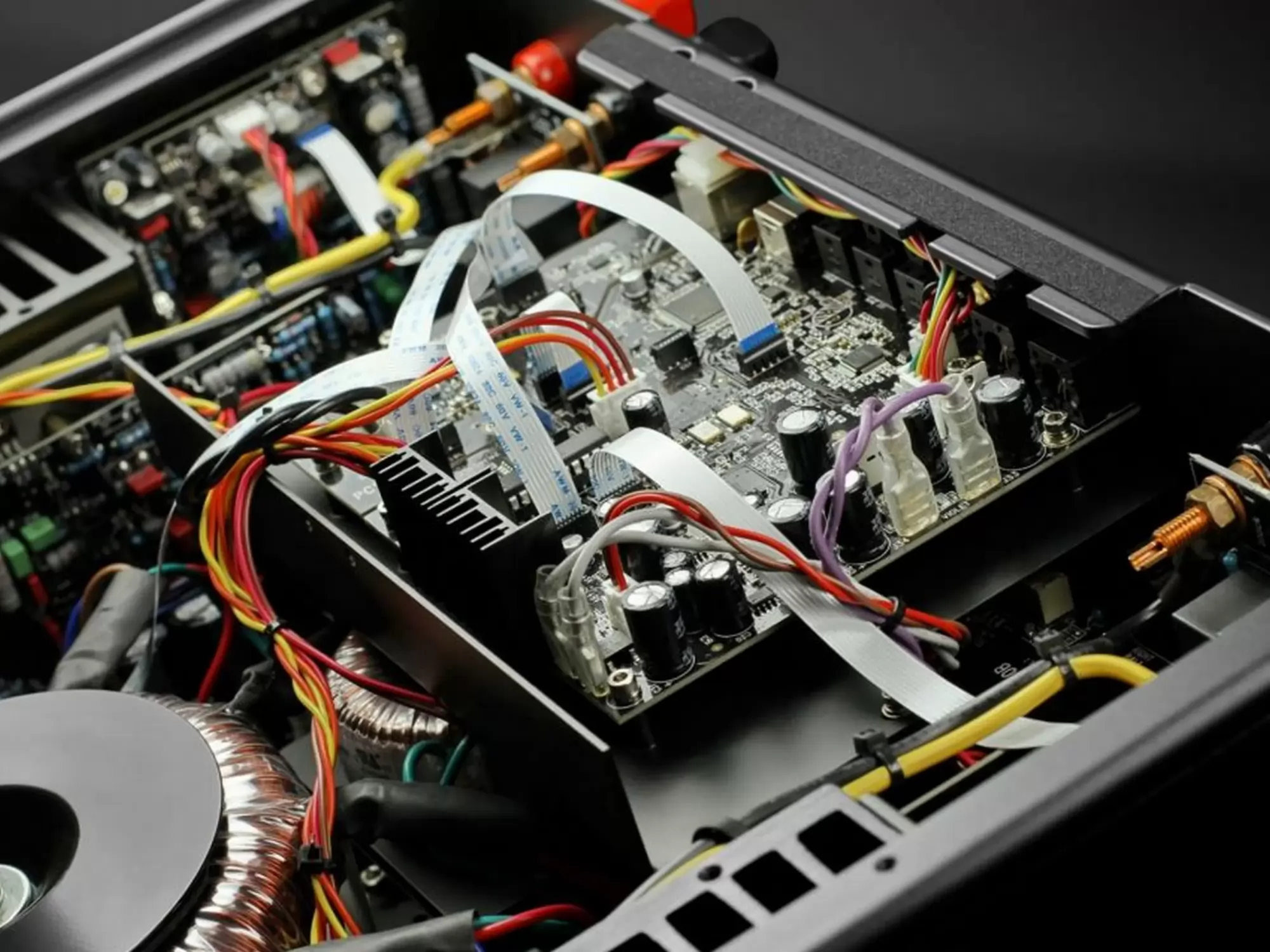 Hegel H600 hálózati sztereó erősítő