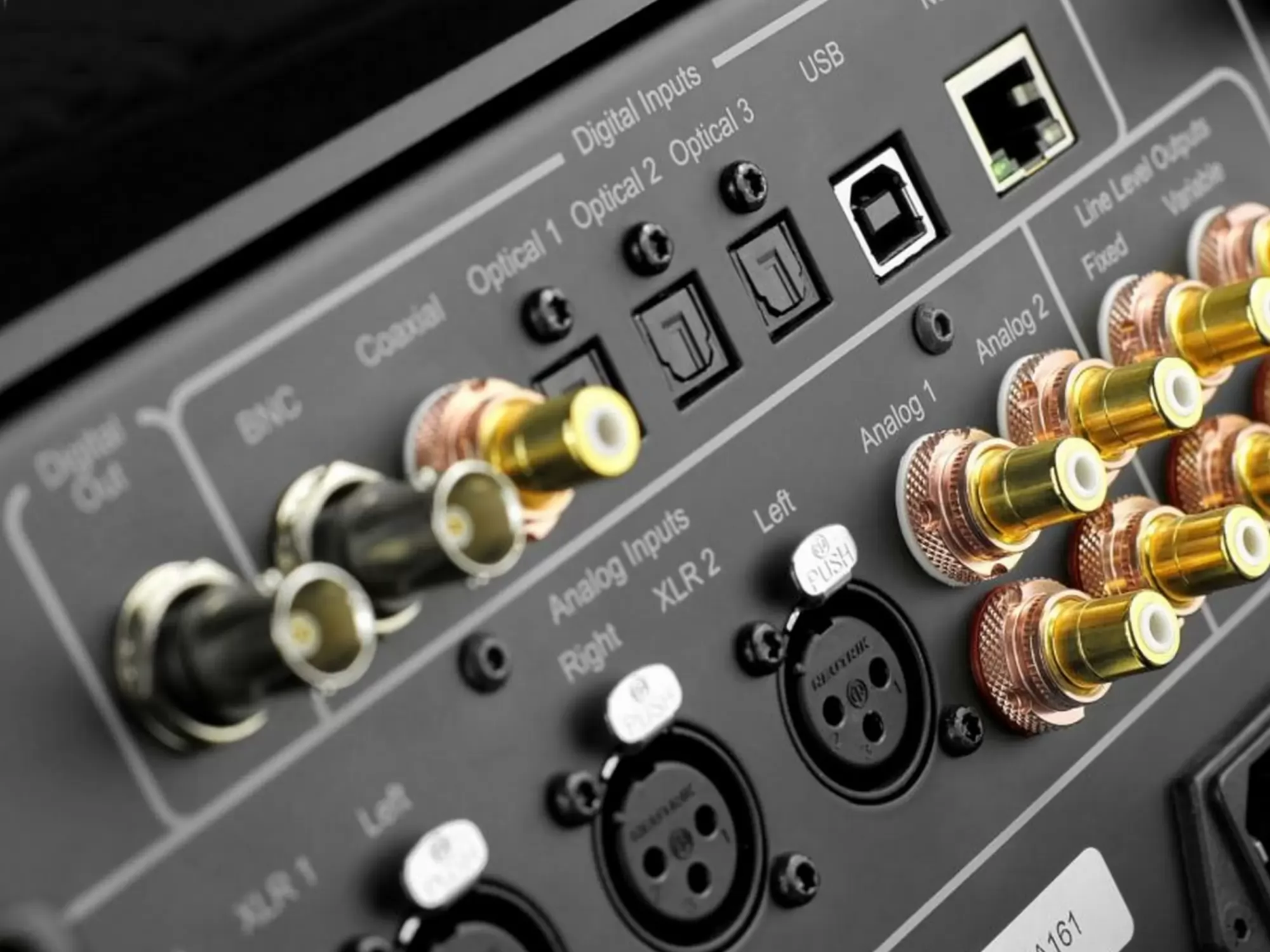 Hegel H600 hálózati sztereó erősítő hátlap