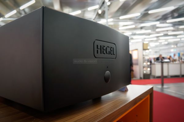 HIGH END 2014 HEGEL H300 integrált sztereó erősítő