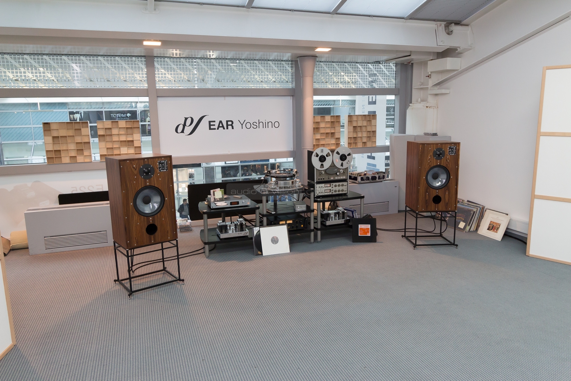 HIGH END 2015 Ear Yoshino