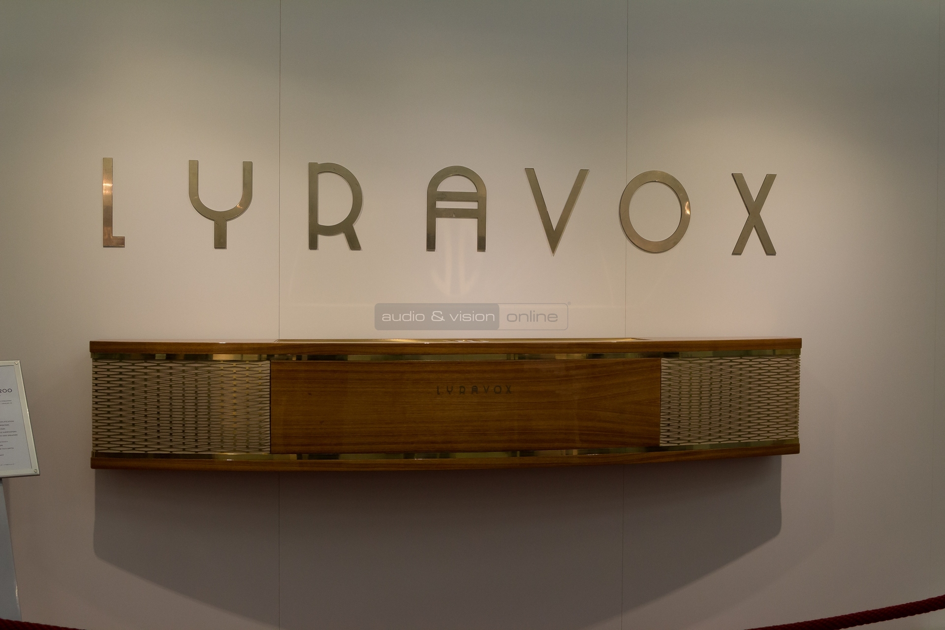 HIGH END 2015 Lyravox