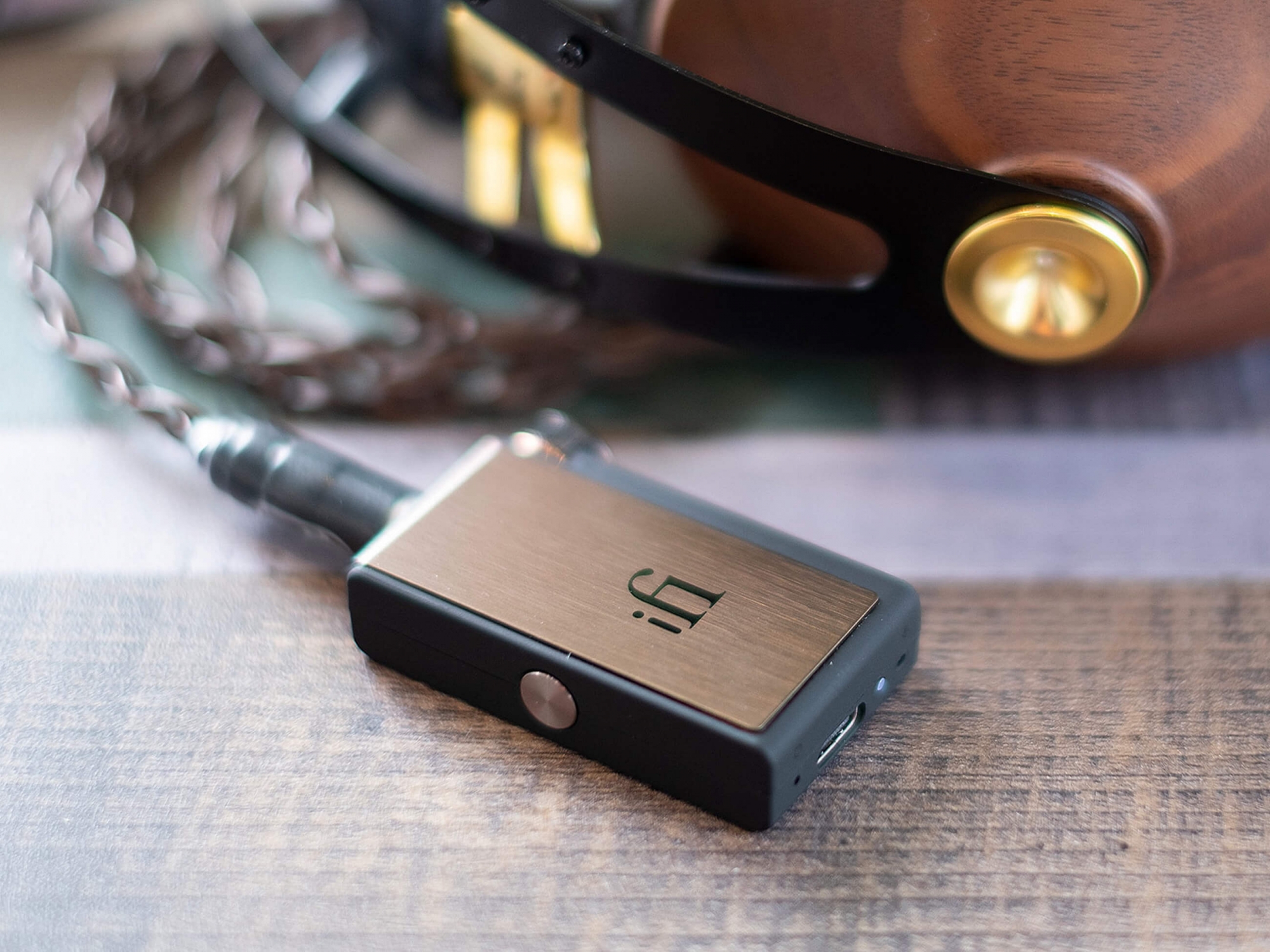 iFi GO blu Bluetooth DAC