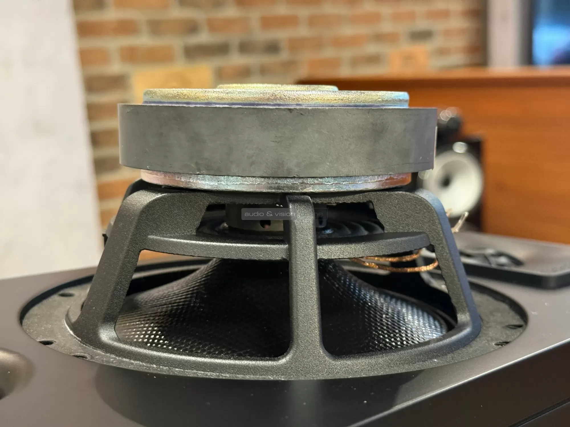 Indiana Line Lira 3 hangfal mélysugárzó