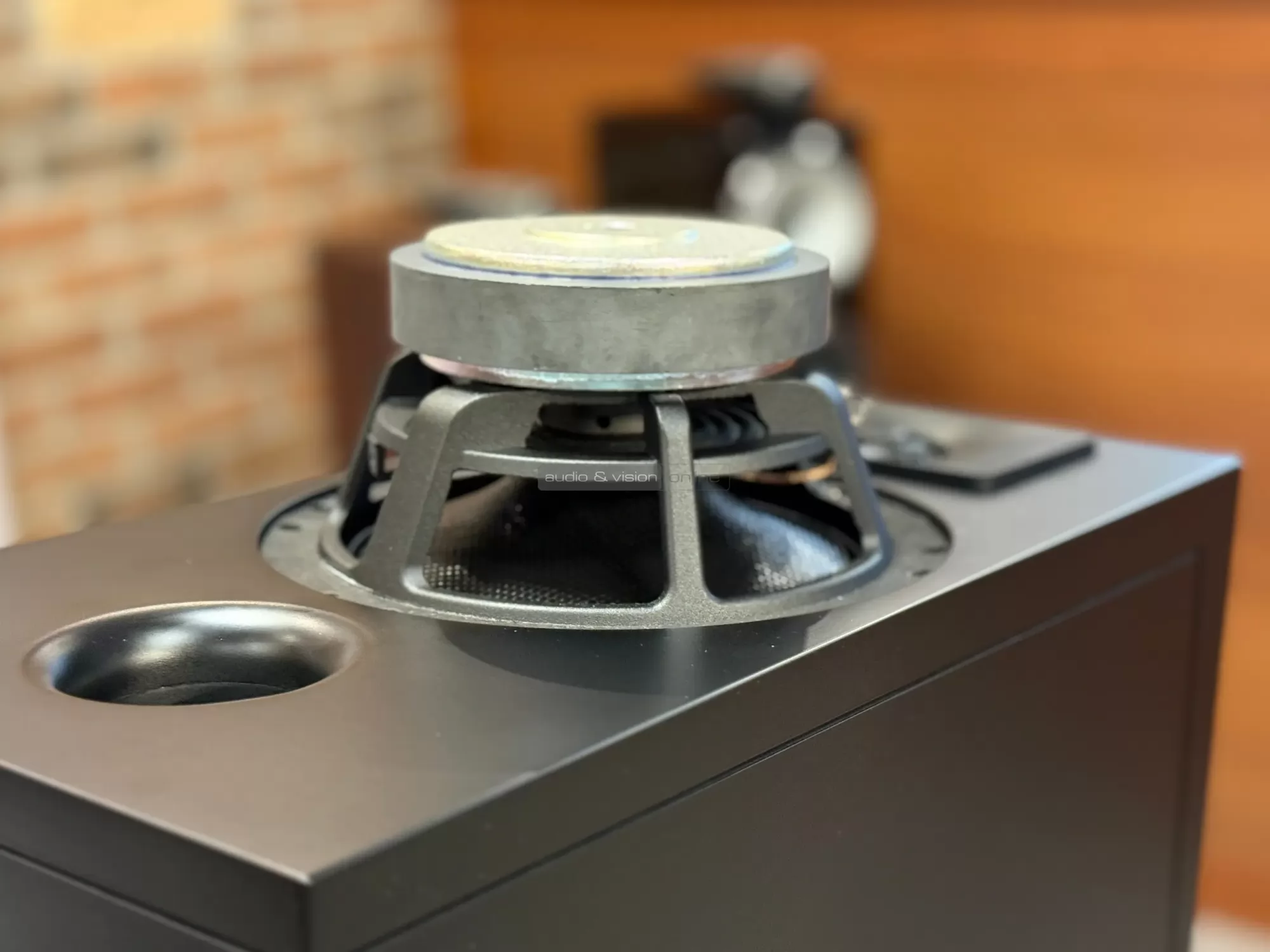 Indiana Line Lira 3 hangfal mélysugárzó