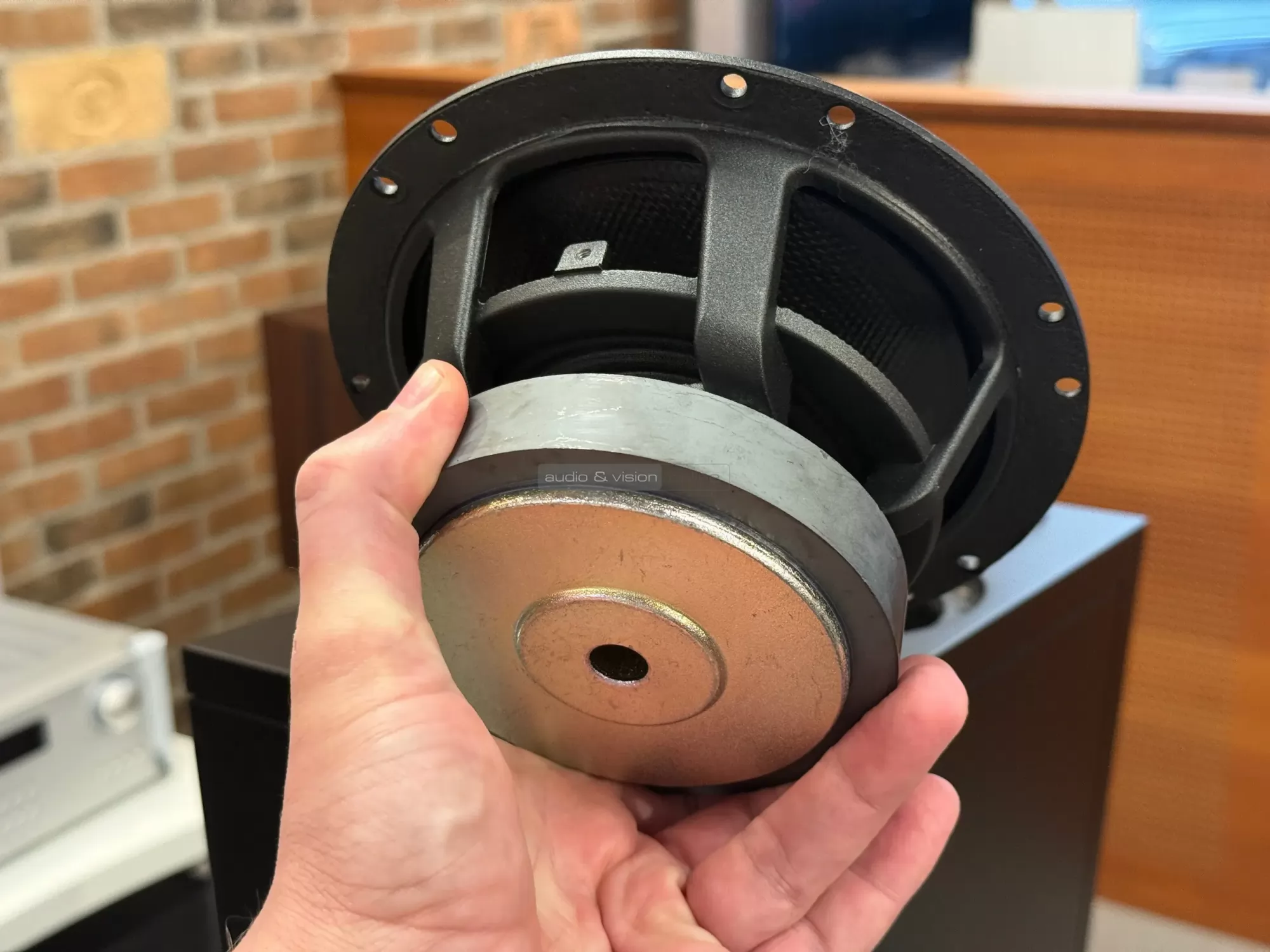 Indiana Line Lira 3 hangfal mélysugárzó