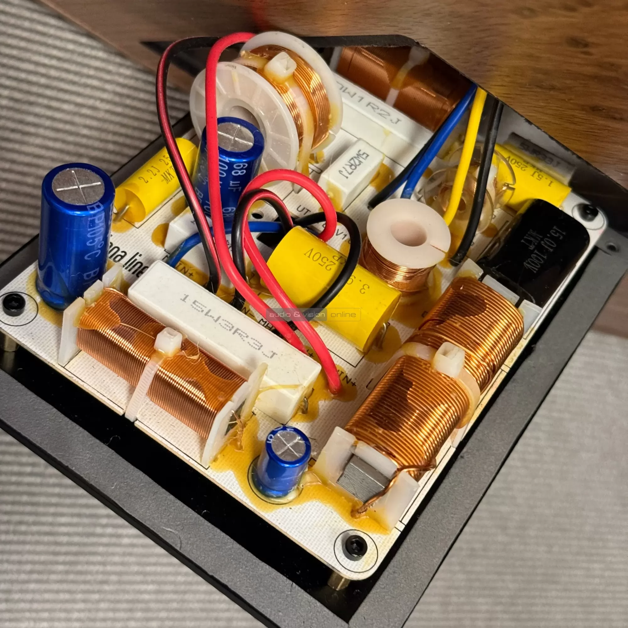 Indiana Line Utah 8 hangfal keresztváltó