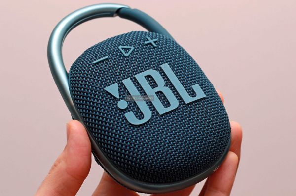 JBL Clip 4 Bluetooth hangszóró