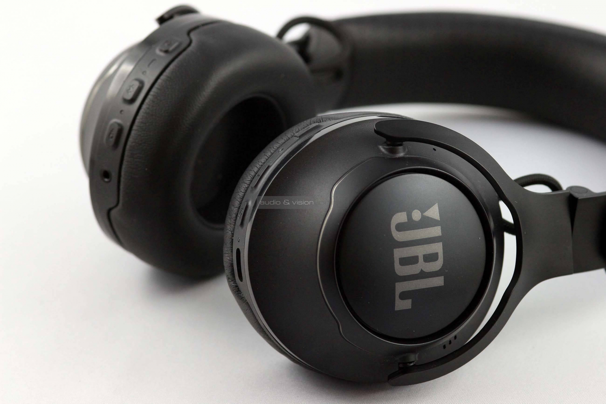 JBL CLUB 700BT Bluetooth fejhallgató