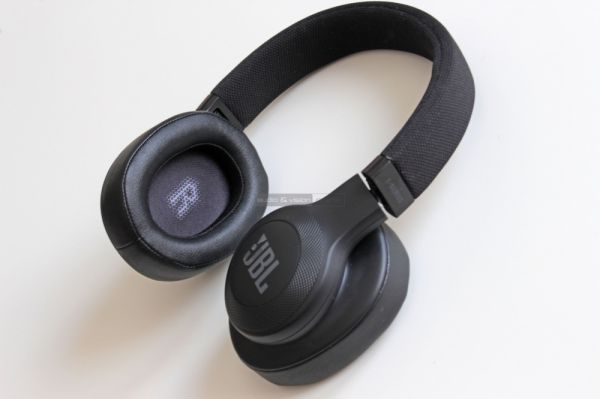JBL E55BT Bluetooth fejhallgató