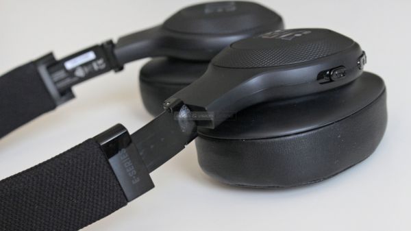 JBL E55BT Bluetooth fejhallgató