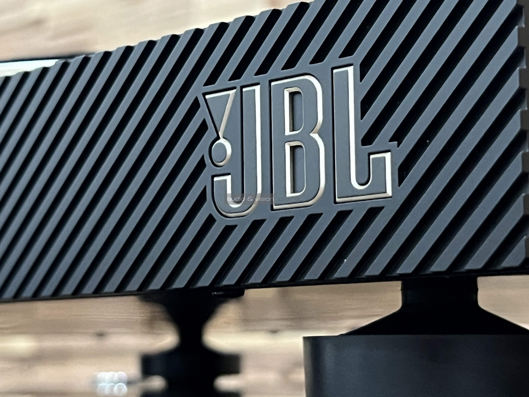 JBL Spinner BT vinyl lemezjátszó logo