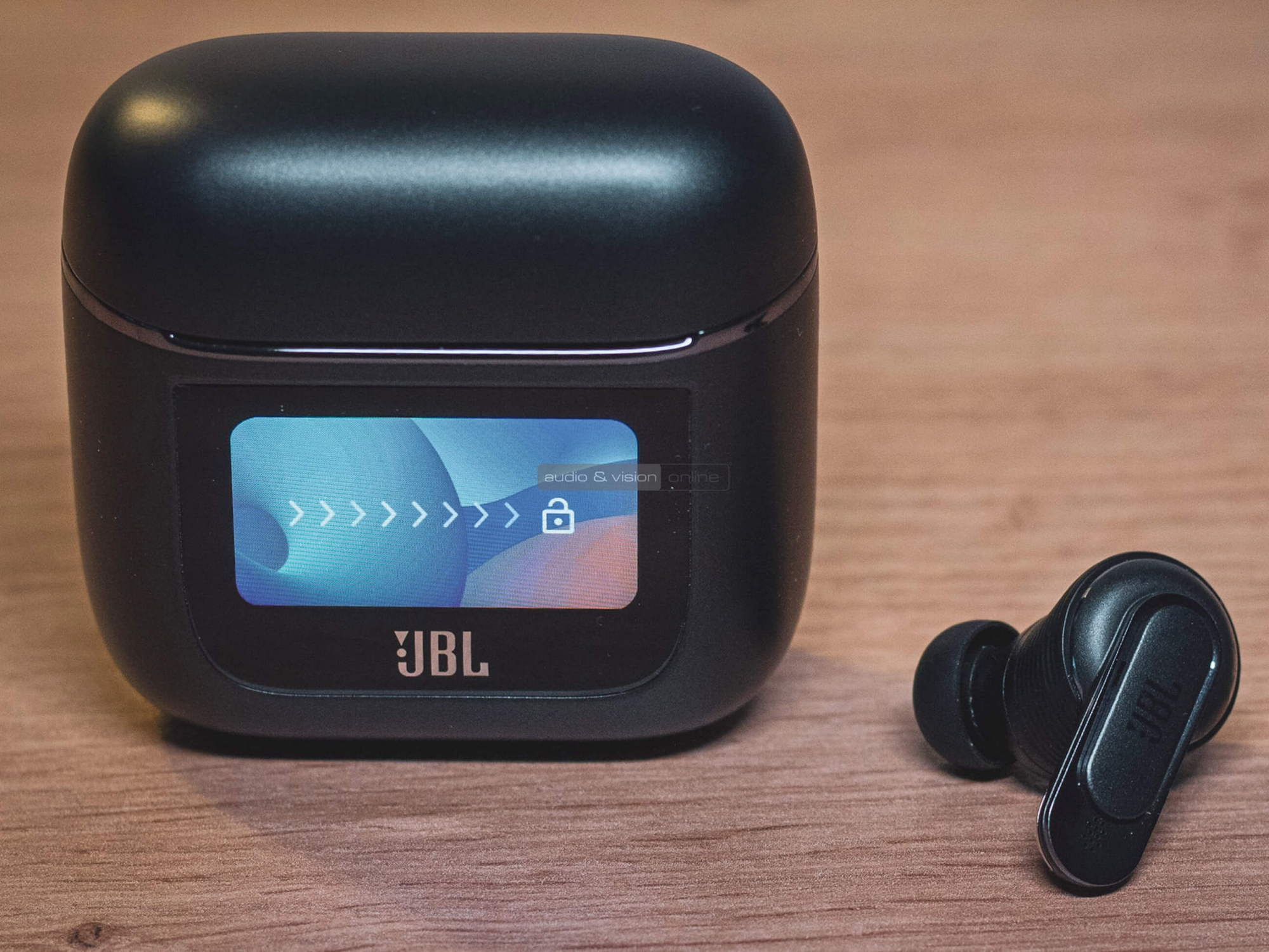 JBL Tour Pro 2 TWS Bluetooth fülhallgató