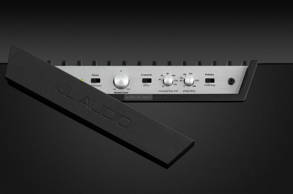 JL Audio E-Sub e112 aktív mélyláda