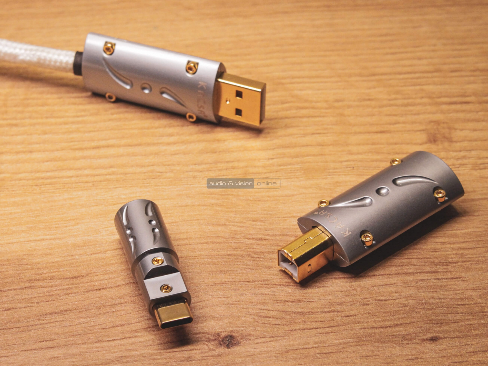 KáCsa USB csatlakozók