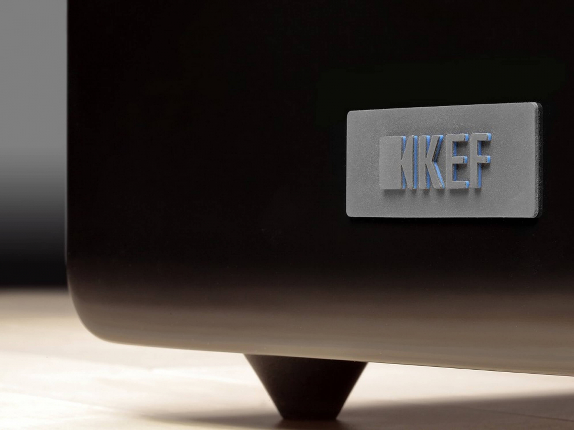 KEF KF92 aktív mélyláda logo