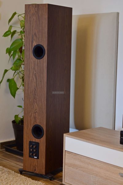 KEF R11 hangfal hátlap