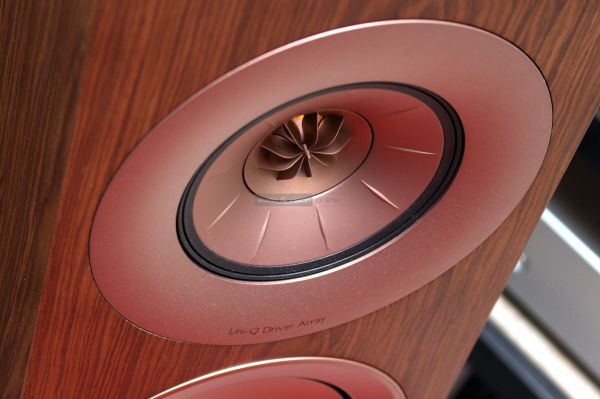 KEF R3 hangfal Uni-Q hangszóró