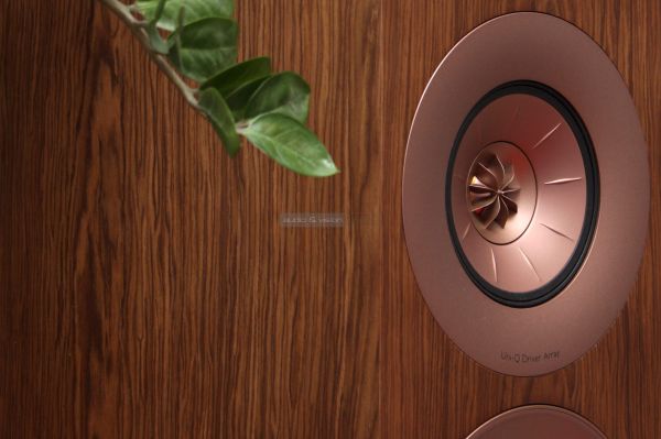 KEF R3 hangfal Uni-Q hangszóró