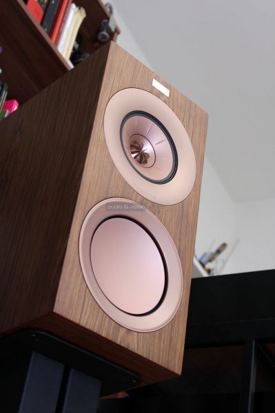 KEF R3 hangfal