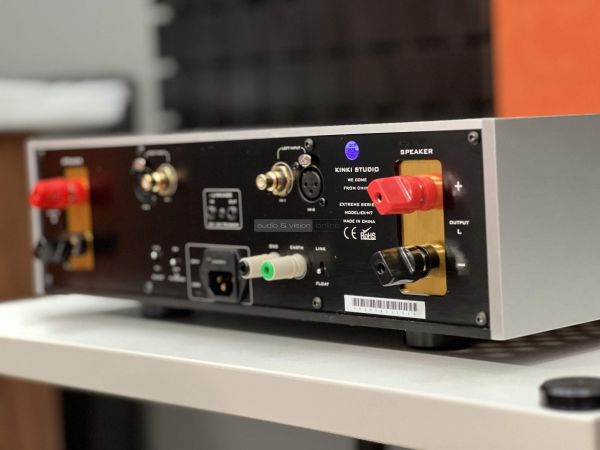 Kinki Studio EX-M7 sztereó végfok hátlap