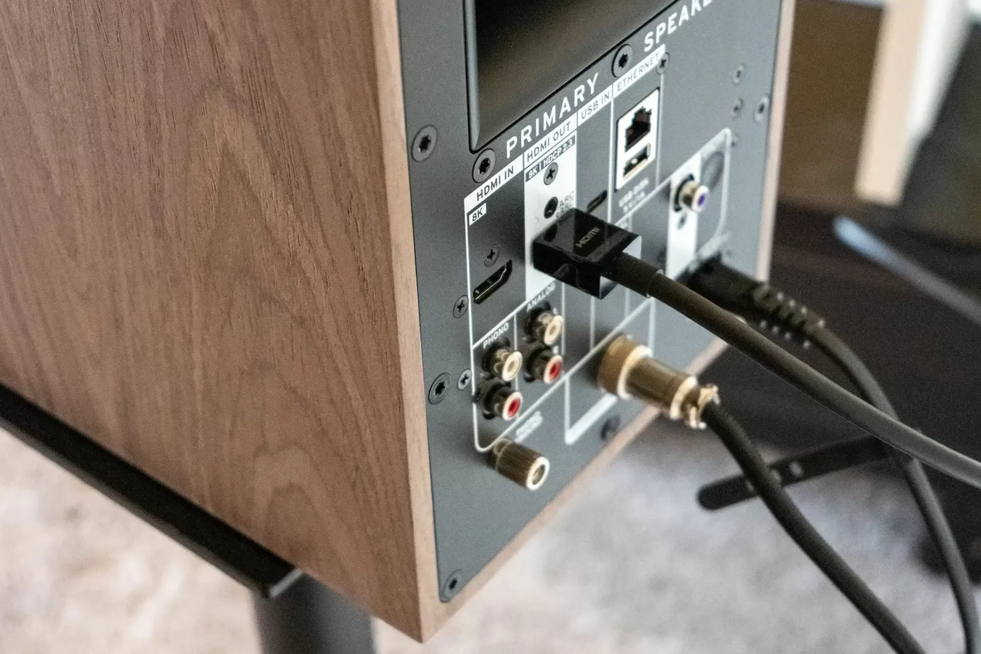 Klipsch The Fives II aktív hangfal hátlap csatlakozók