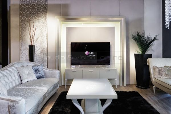 LG hajlított OLED TV