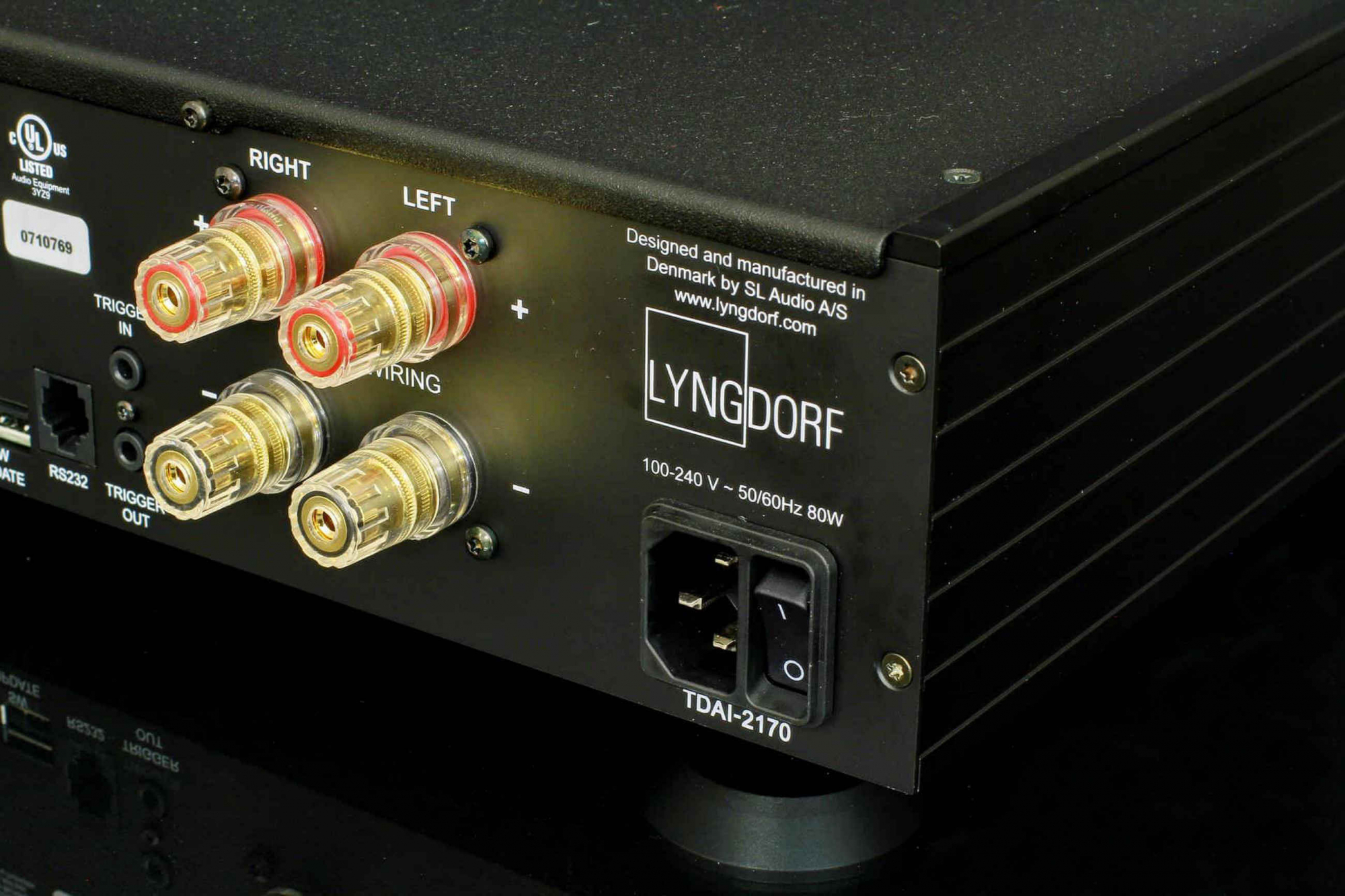 Lyngdorf Audio TDAI-2170 sztereó erősítő hátlap