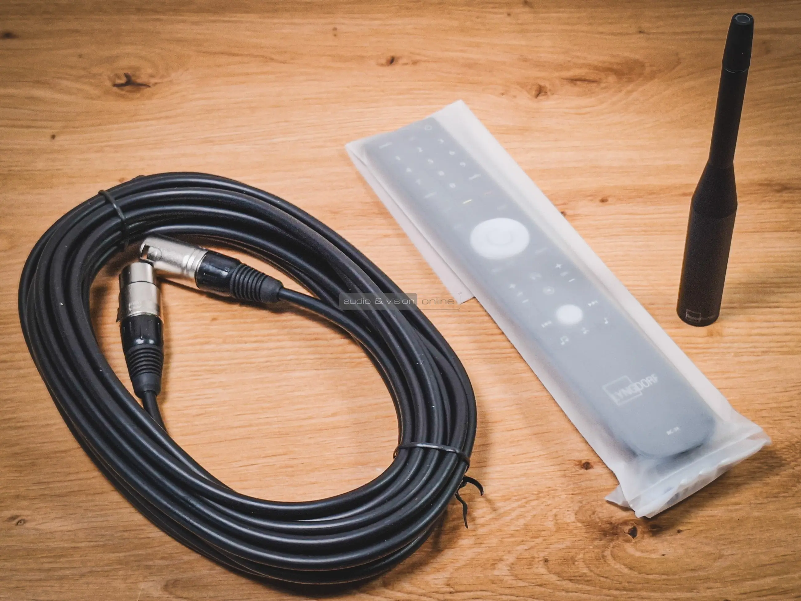 Lyngdorf Audio TDAI-2210 hálózati sztereó erősítő tartozékok