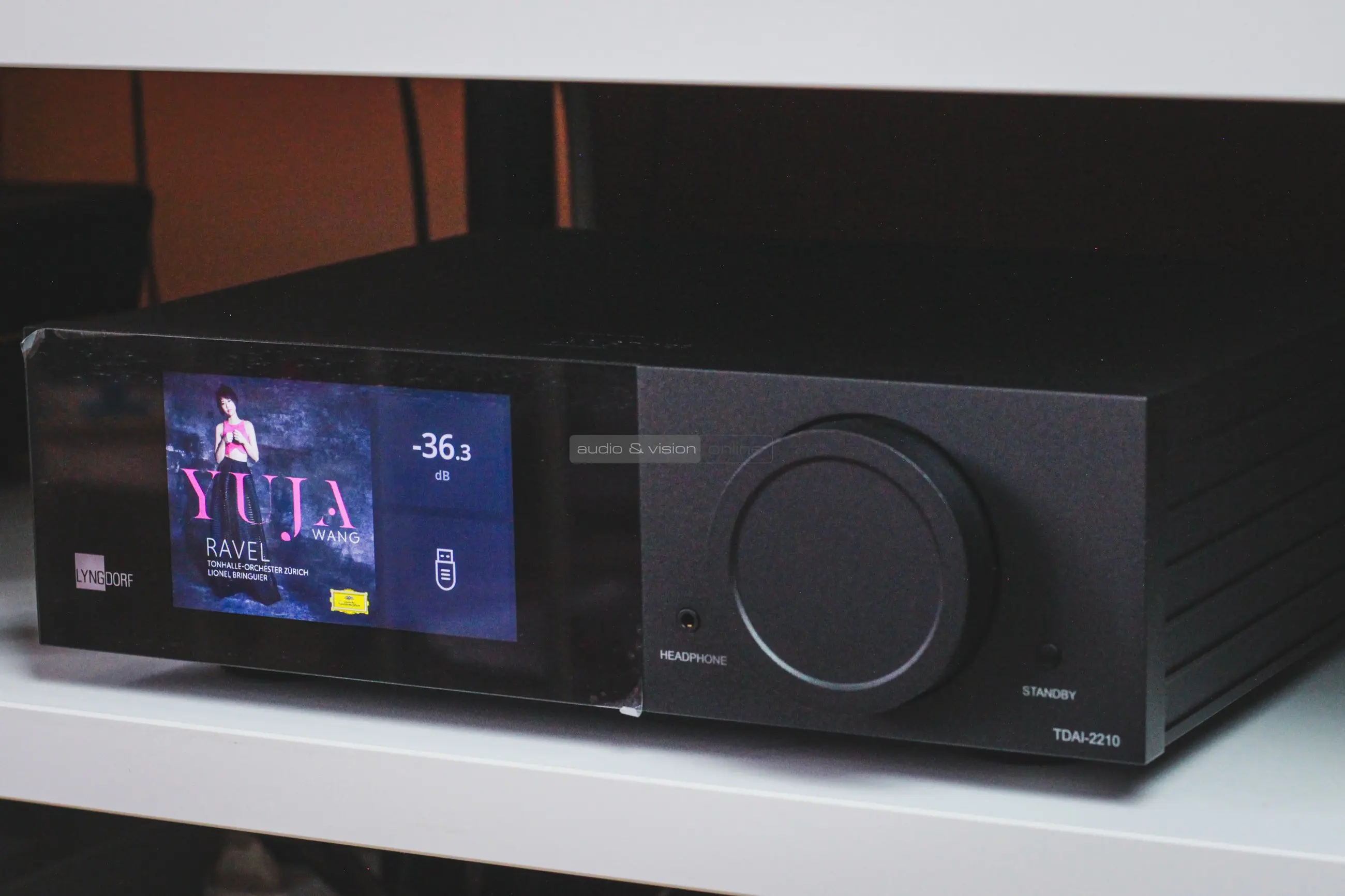 Lyngdorf Audio TDAI-2210 hálózati sztereó erősítő