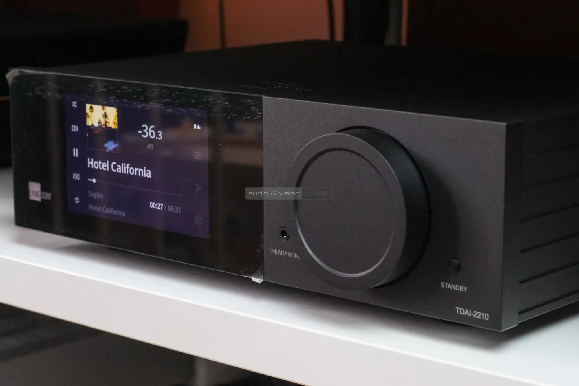 Lyngdorf Audio TDAI-2210 hálózati sztereó erősítő