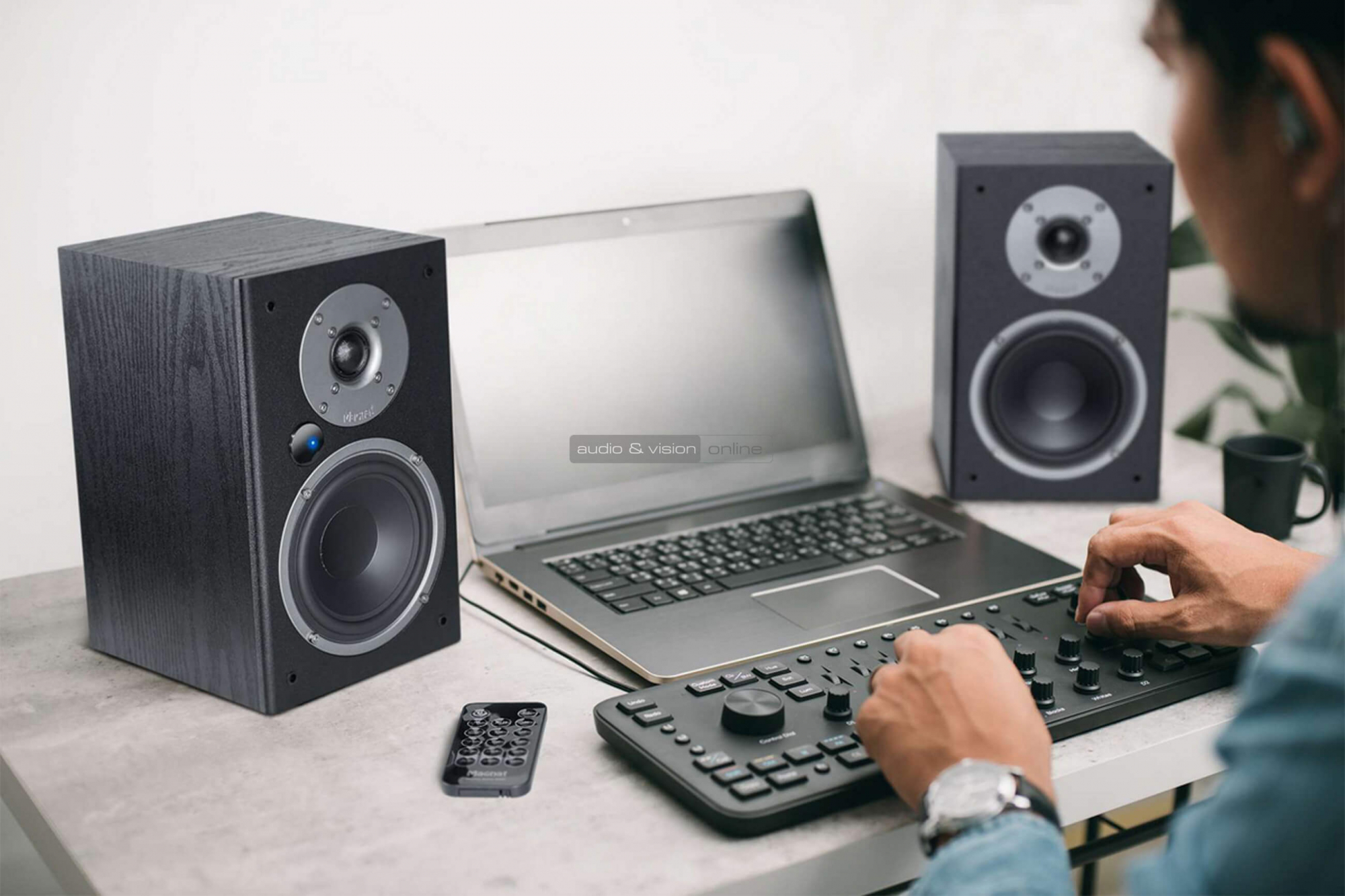 Сабвуфер magnat 12. 1. Magnat active. Magnat monitor active 2000. Сабвуфер magnat xts.