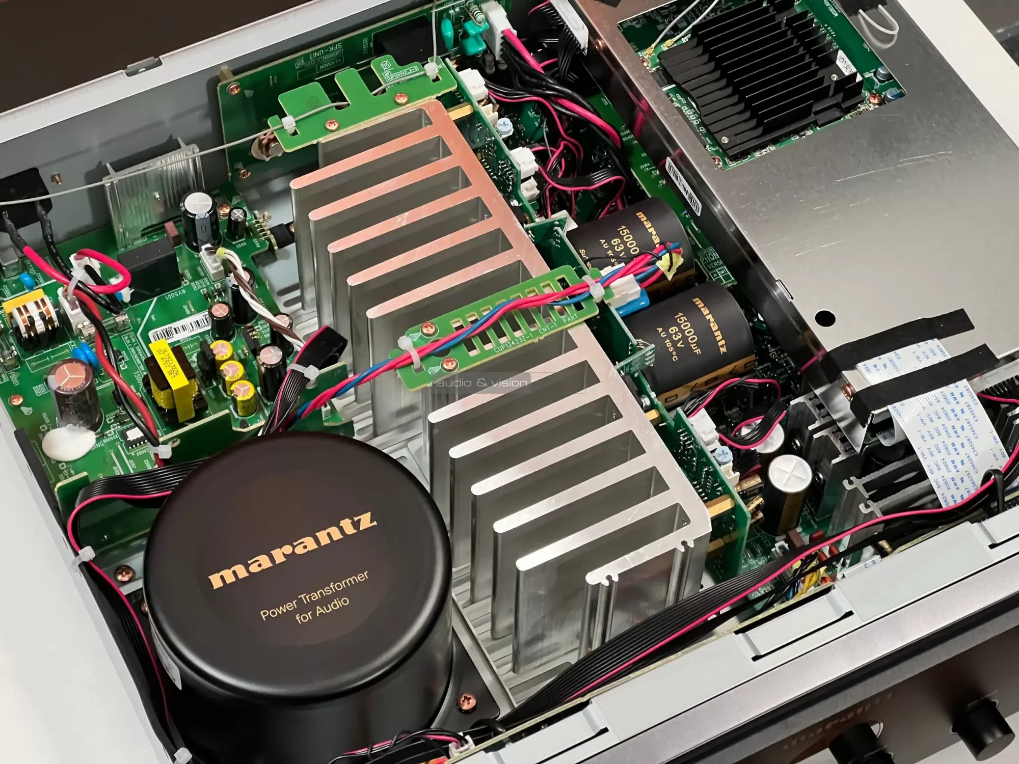Marantz MODEL 60n hálózati sztereó erősítő