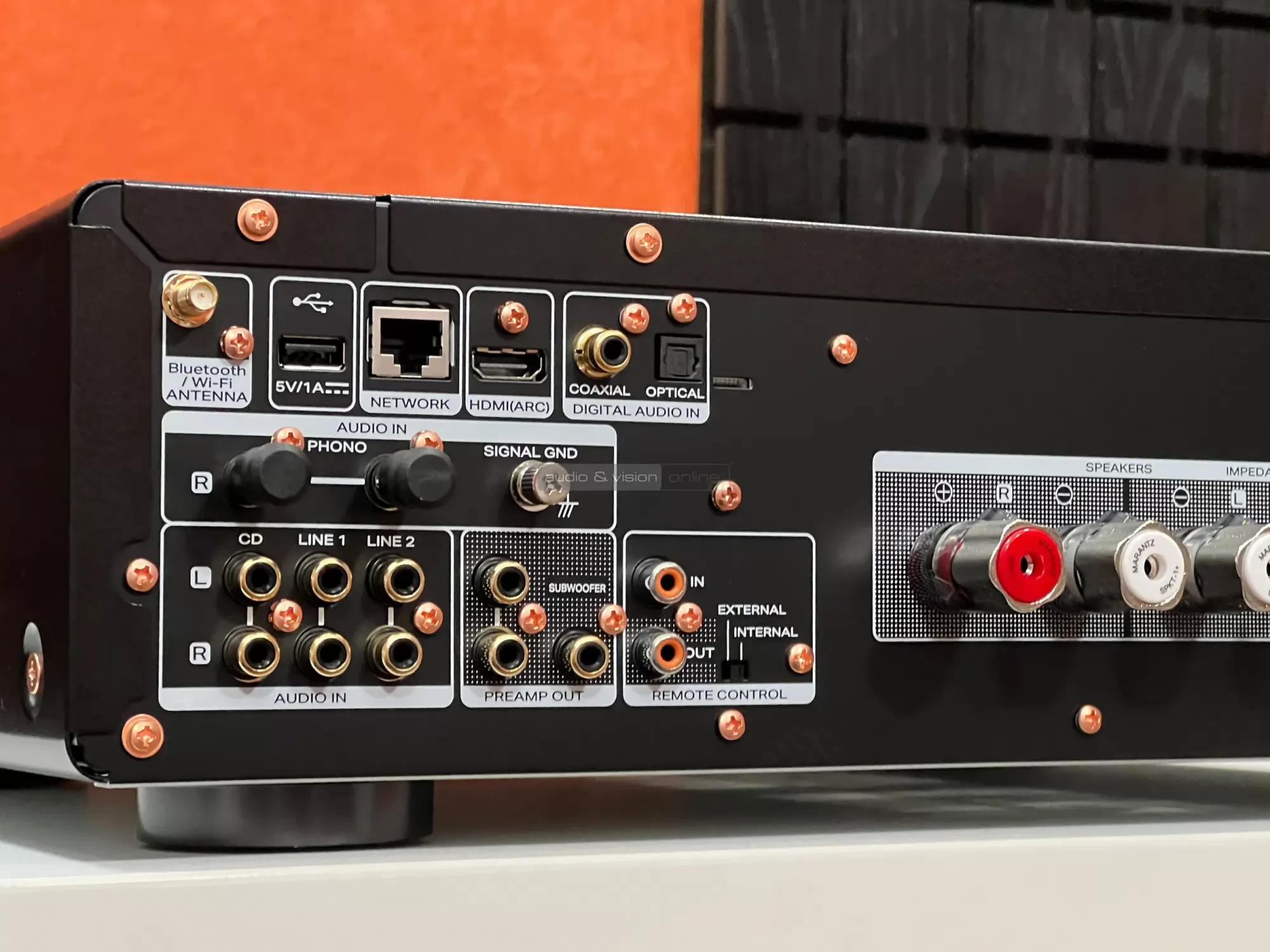 Marantz MODEL 60n hálózati sztereó erősítő hátlap