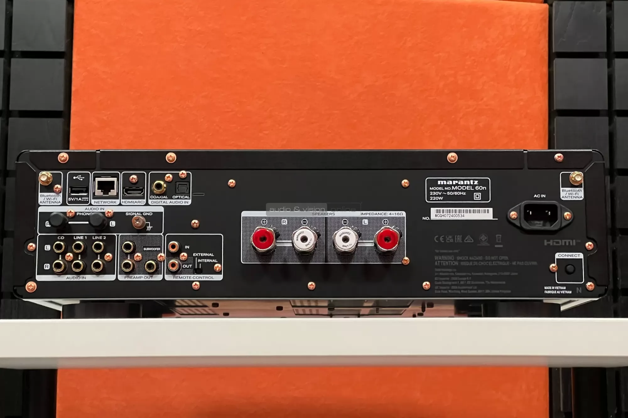 Marantz MODEL 60n hálózati sztereó erősítő hátlap