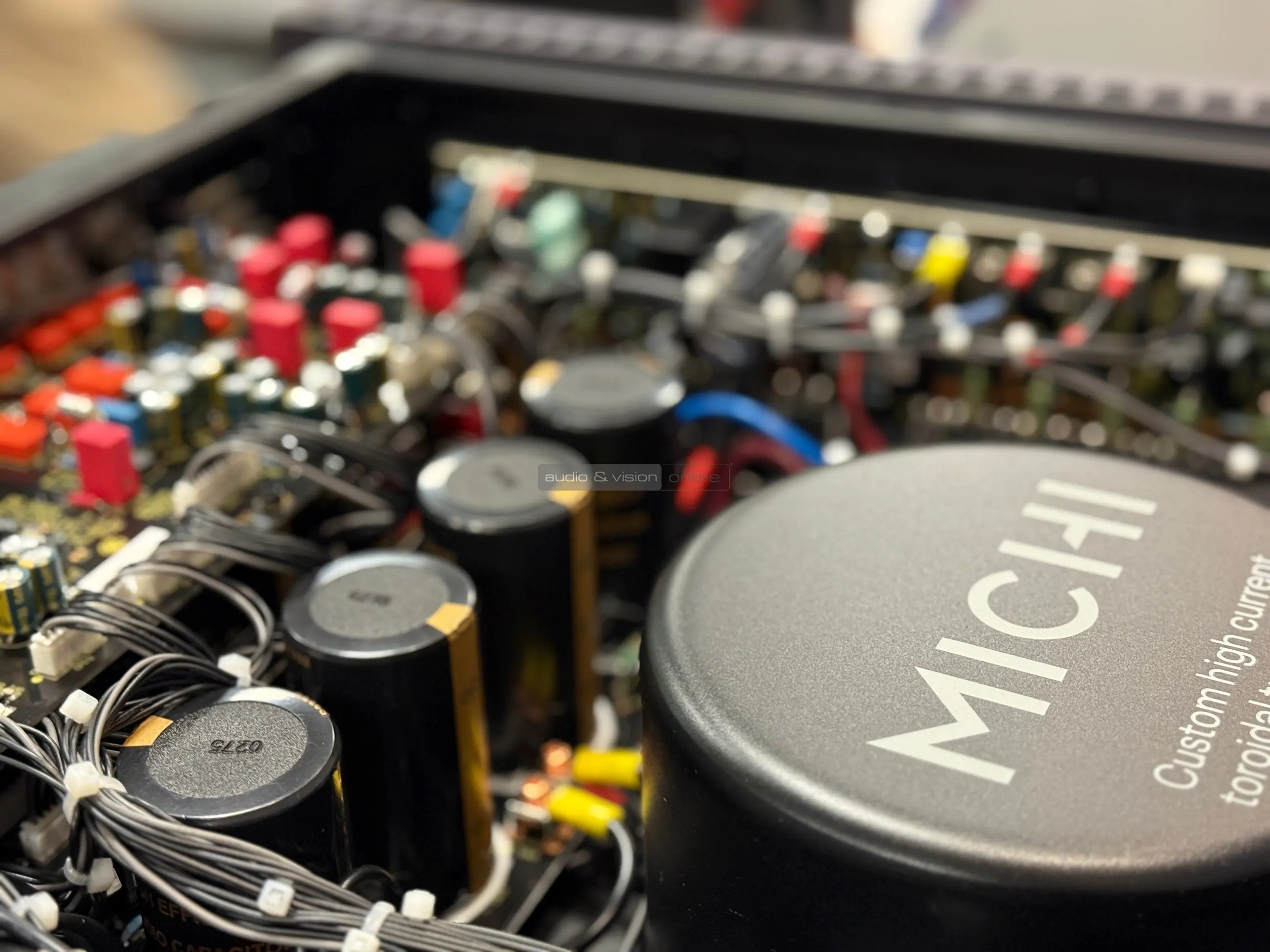 Michi X3 Series 2 sztereó erősítő