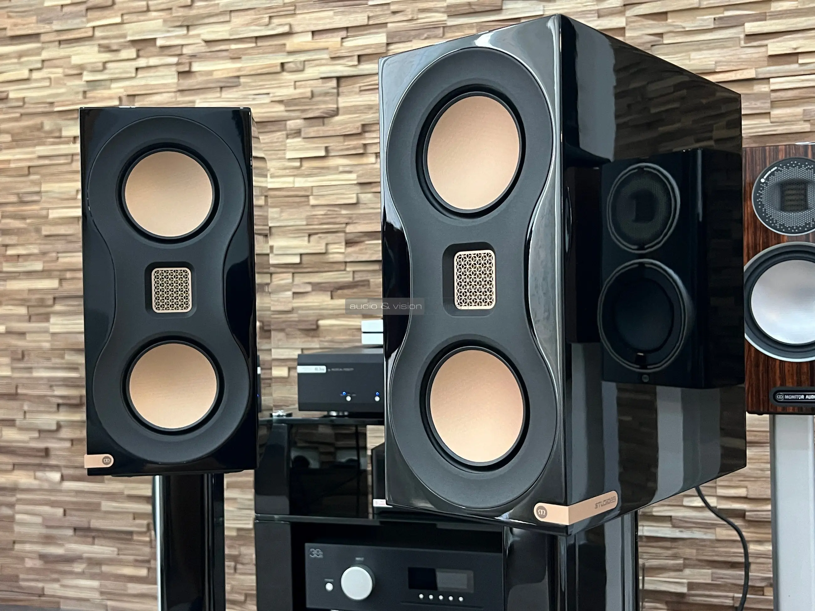Monitor Audio Studio 89 high end állványos hangfal teszt | av-online.hu