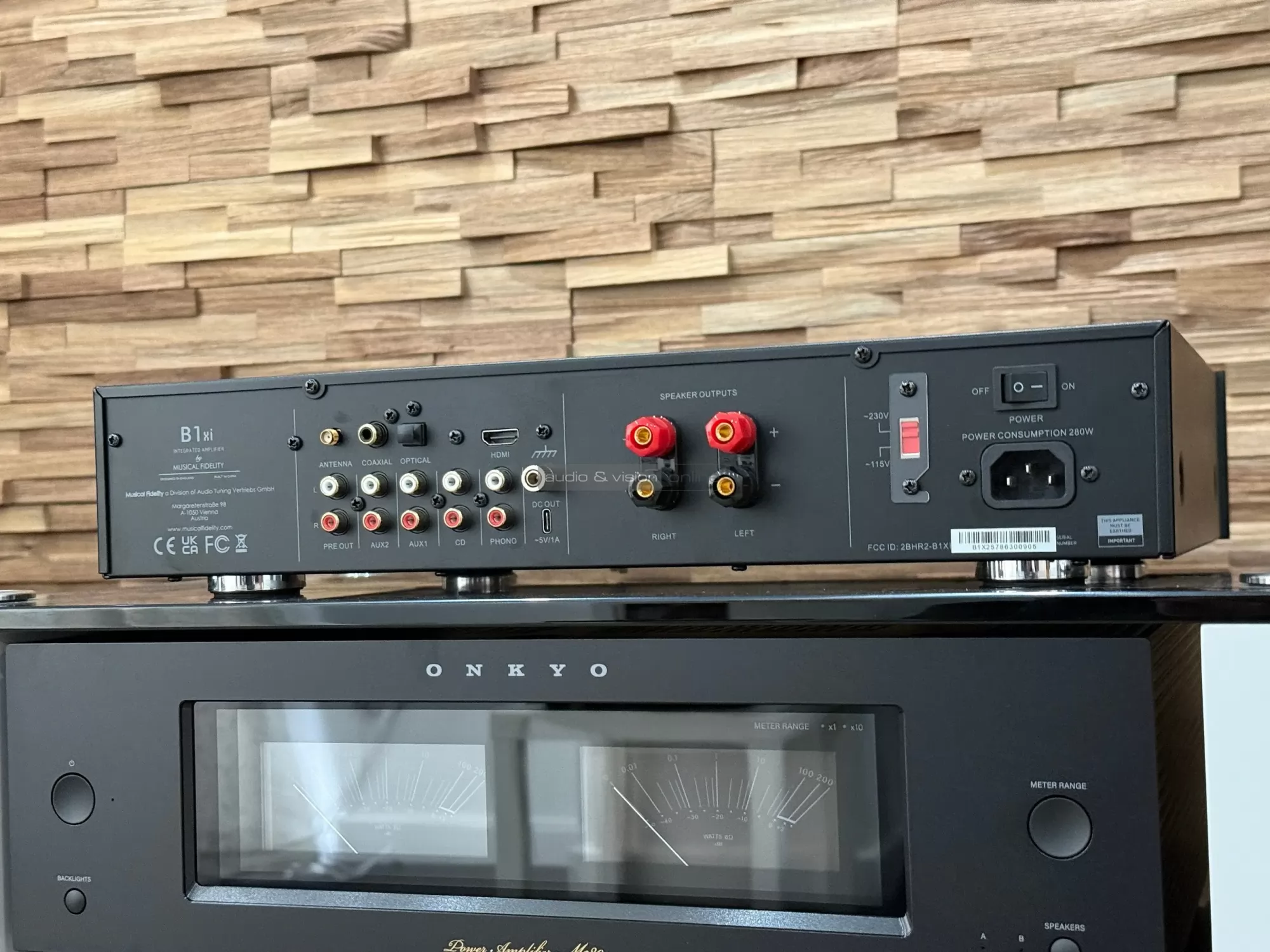 Musical Fidelity B1xi sztereó erősítő hátlap