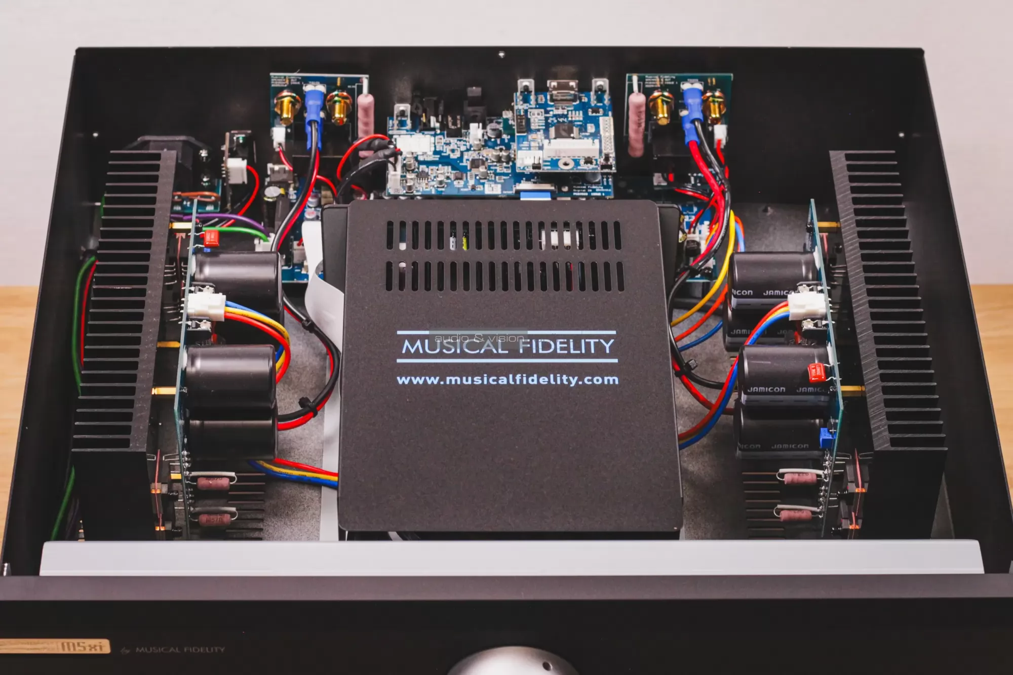 Musical Fidelity M5xi sztereó erősítő