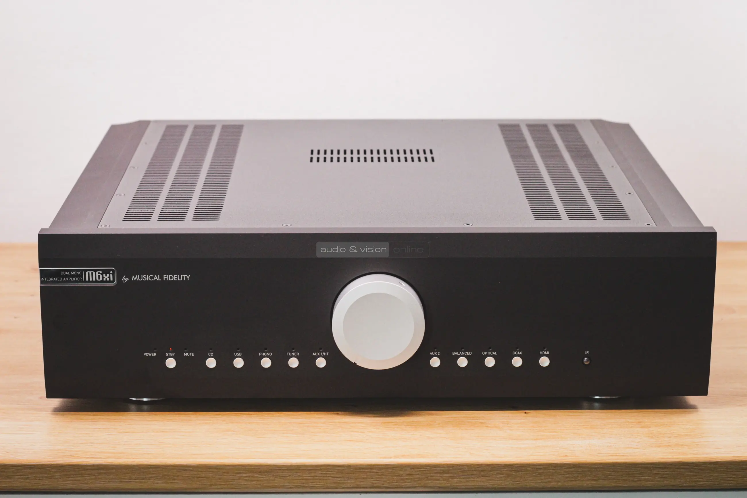 Musical Fidelity M6xi sztereó erősítő front