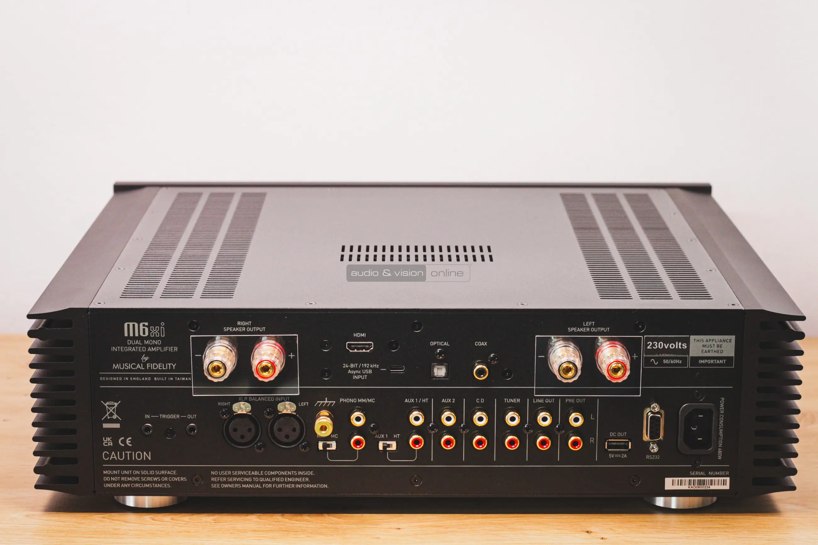 Musical Fidelity M6xi sztereó erősítő hátlap