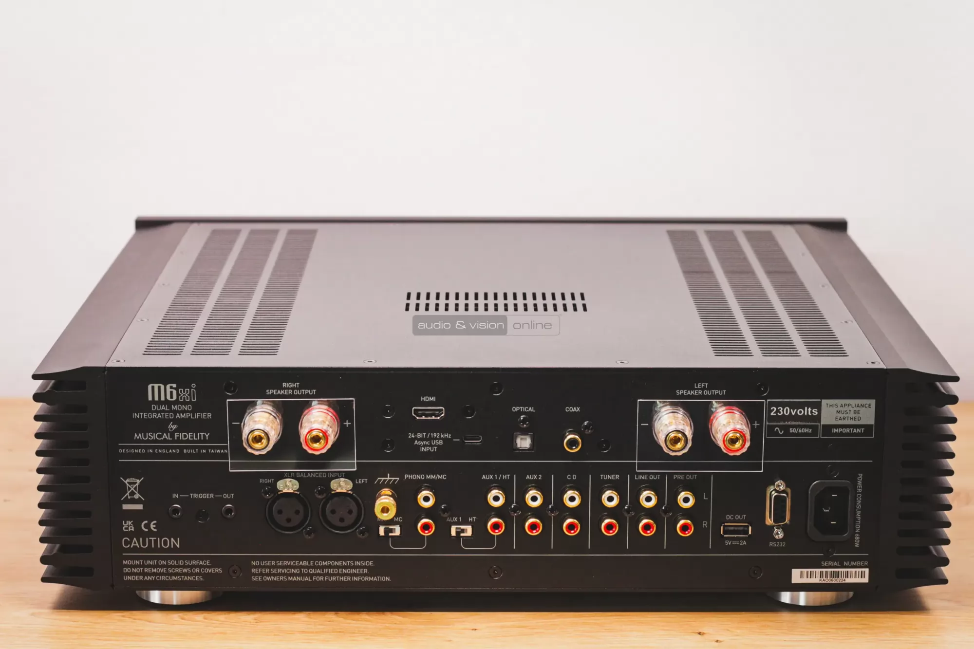 Musical Fidelity M6xi sztereó erősítő hátlap