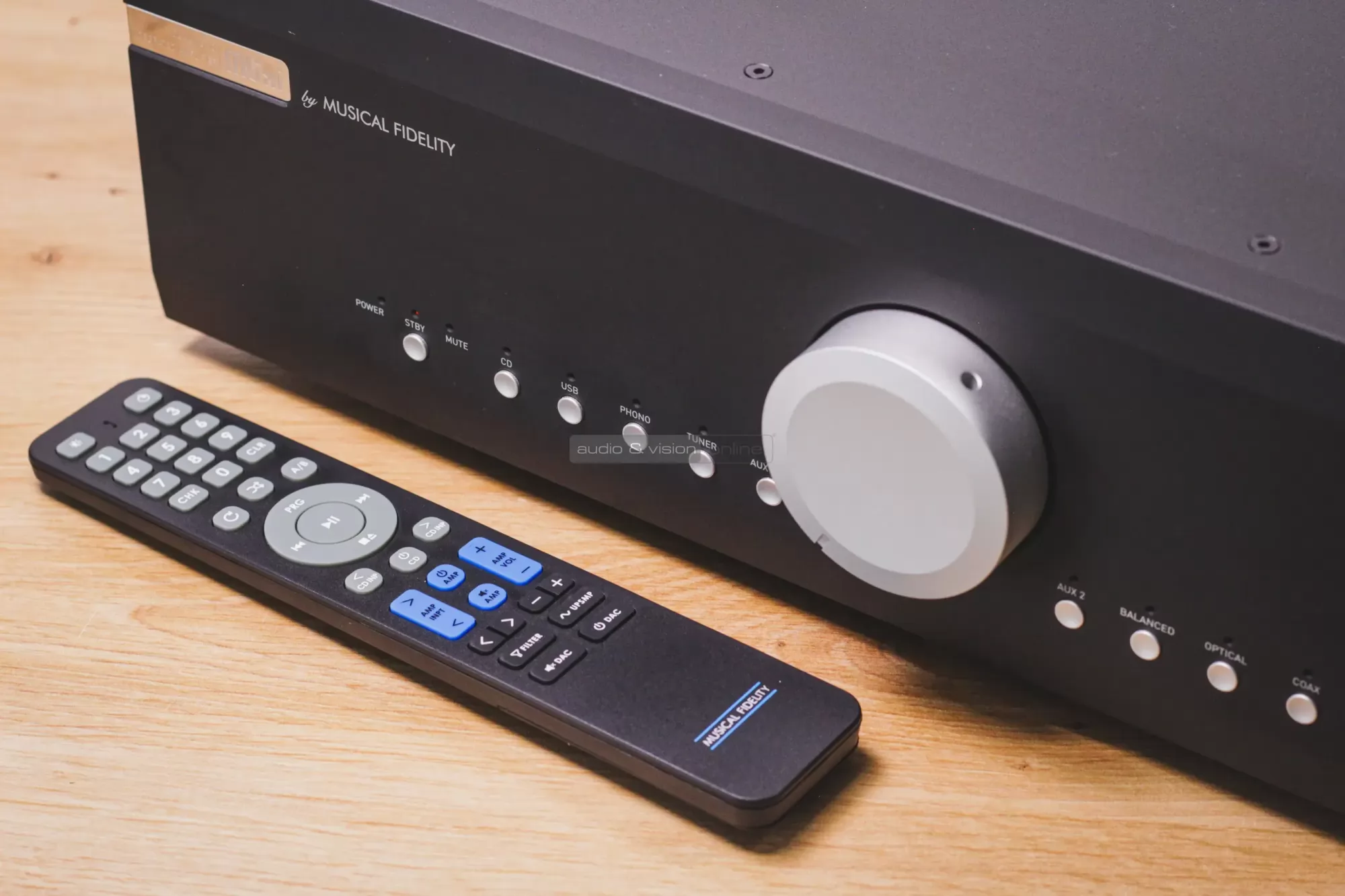 Musical Fidelity M6xi sztereó erősítő távirányító