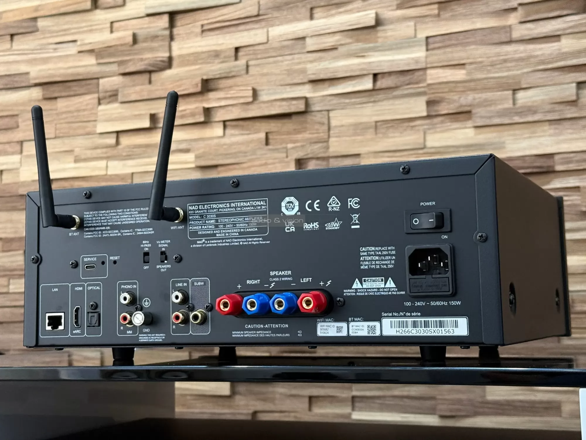 NAD C 3030S hálózati sztereó erősítő hátlap