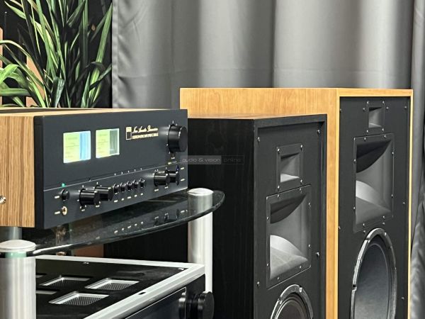 NAD C 3050 LE sztereó erősítő Extreme Audio