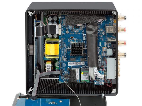 NAD M10 V2 hálózati sztereó erősítő