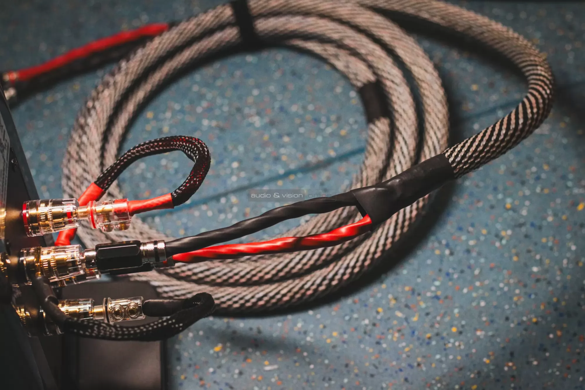 Neotech NES-3001G hangfalkábel