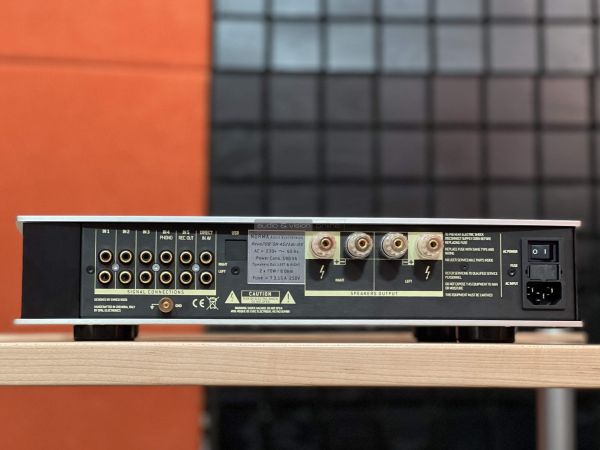 Norma REVO IPA-70B sztereó erősítő hátlap