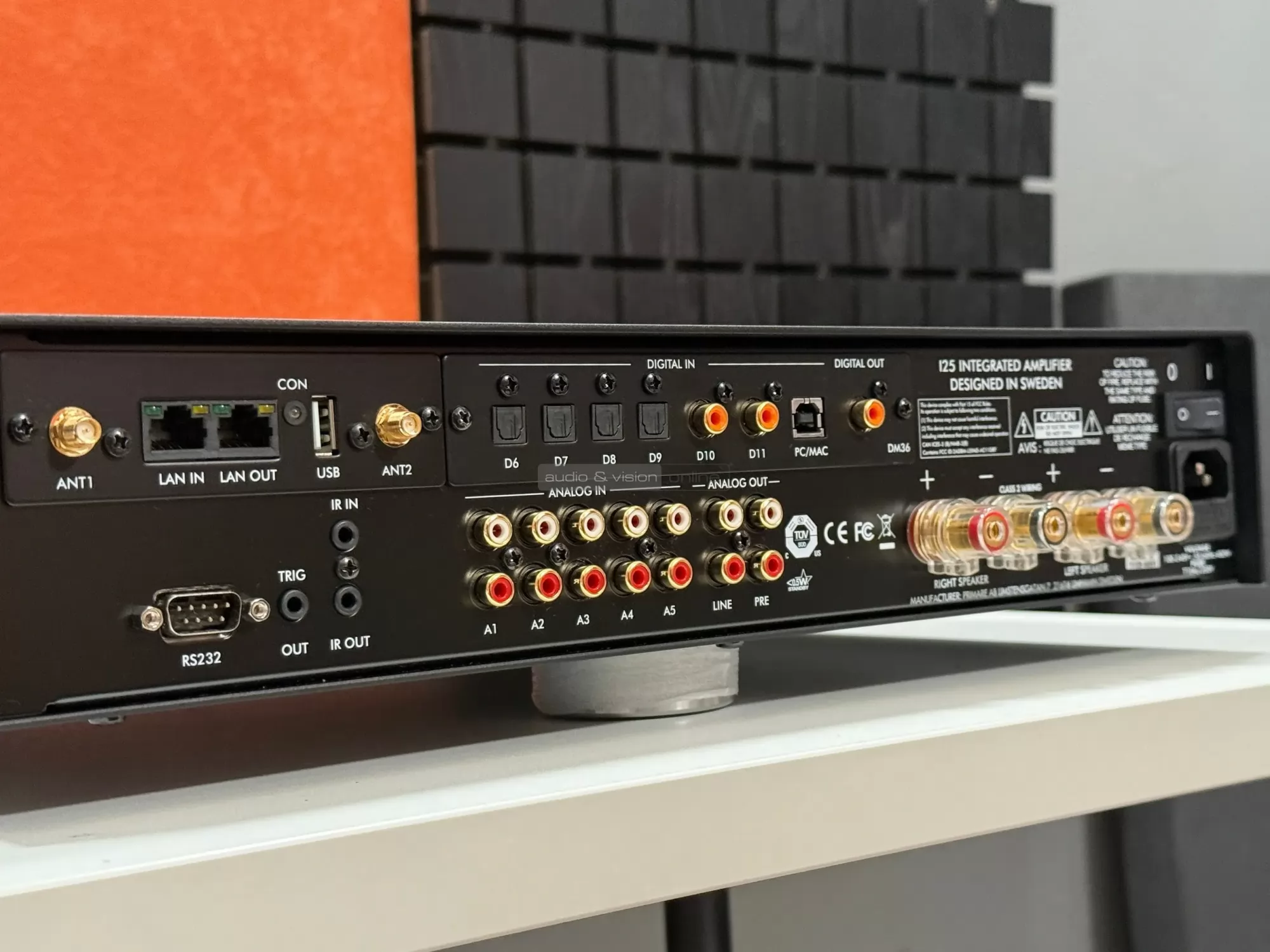 Primare I25 Prisma DM36 hálózati sztereó erősítő hátlap