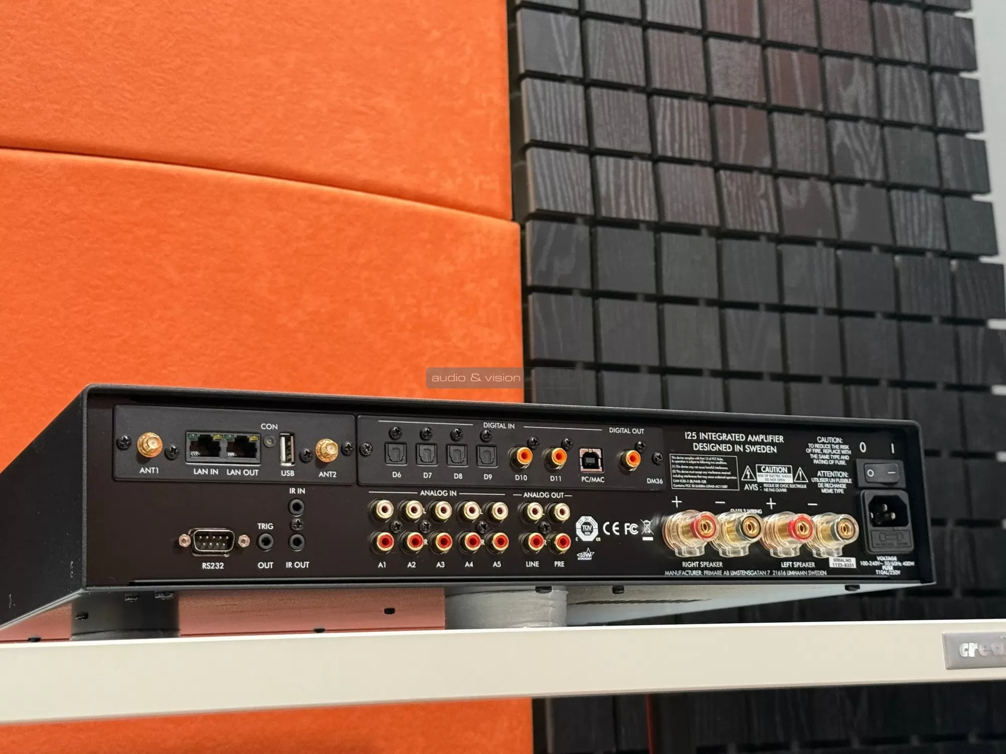 Primare I25 Prisma DM36 hálózati sztereó erősítő hátlap