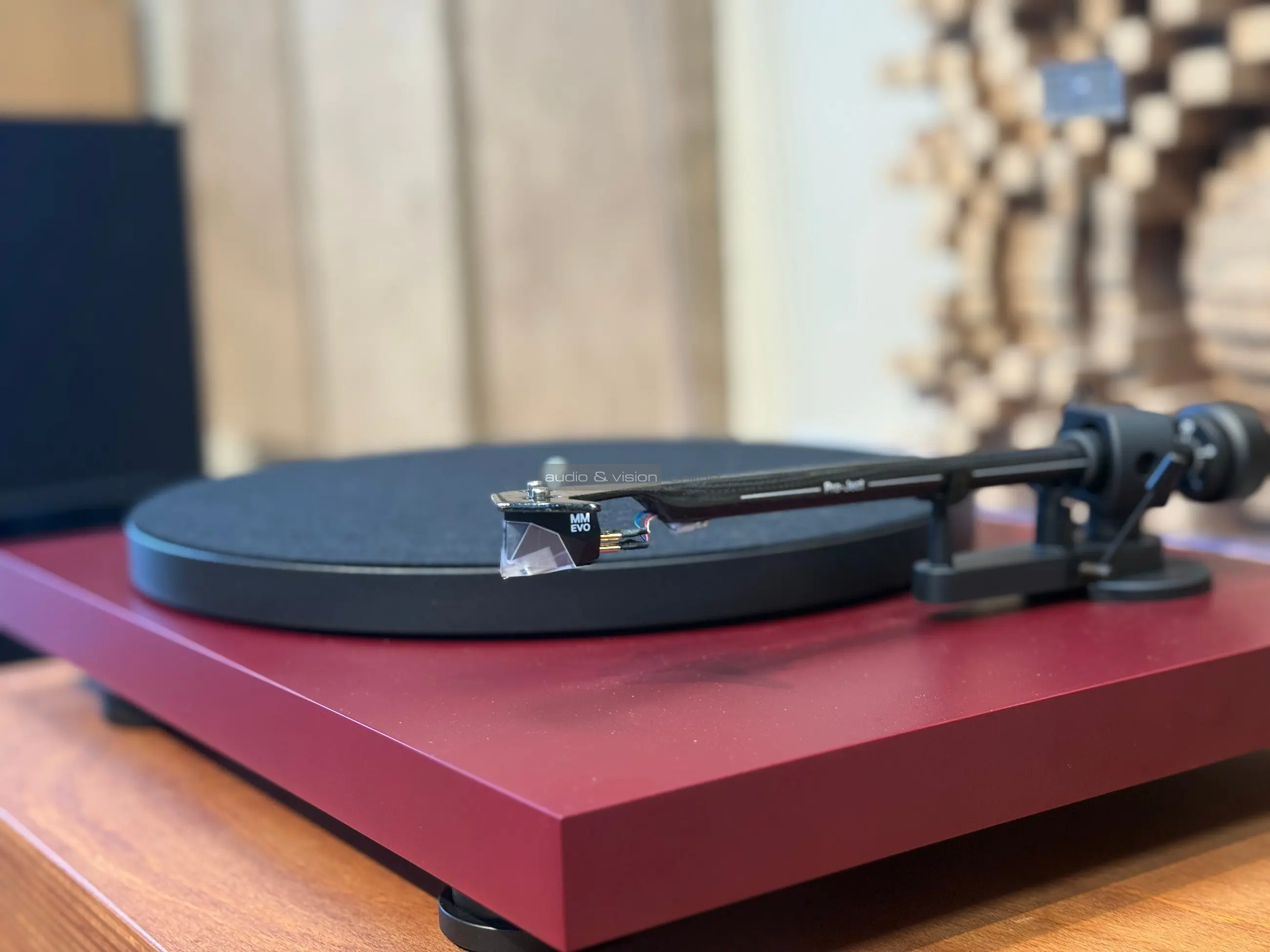 Pro-Ject Debut EVO 2 vinyl lemezjátszó